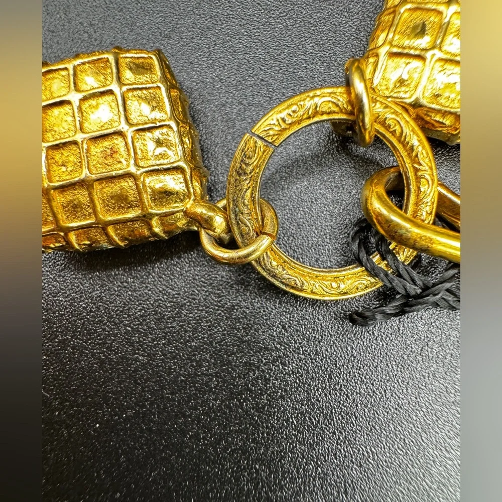 LOT 1455 24K gold plated CHANEL vintage bracelet